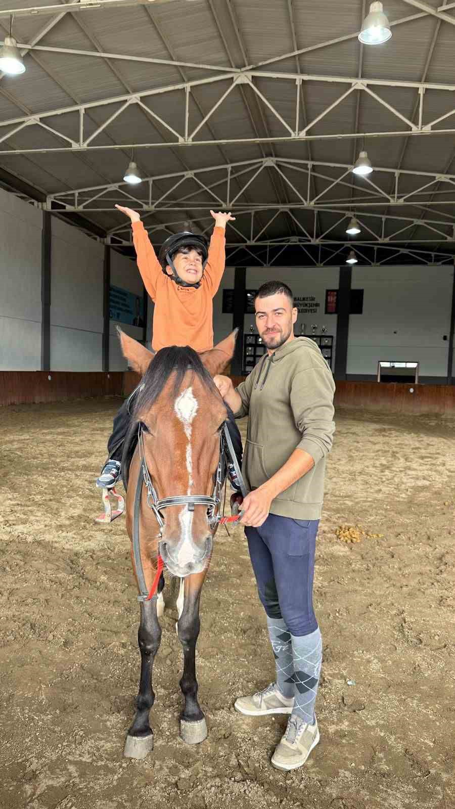 Başkan Ahmet Akın’ın örnek projesiyle korkular sevgiye dönüştü
Başkan Ahmet Akın’ın örnek projesiyle korkular sevgiye dönüştü