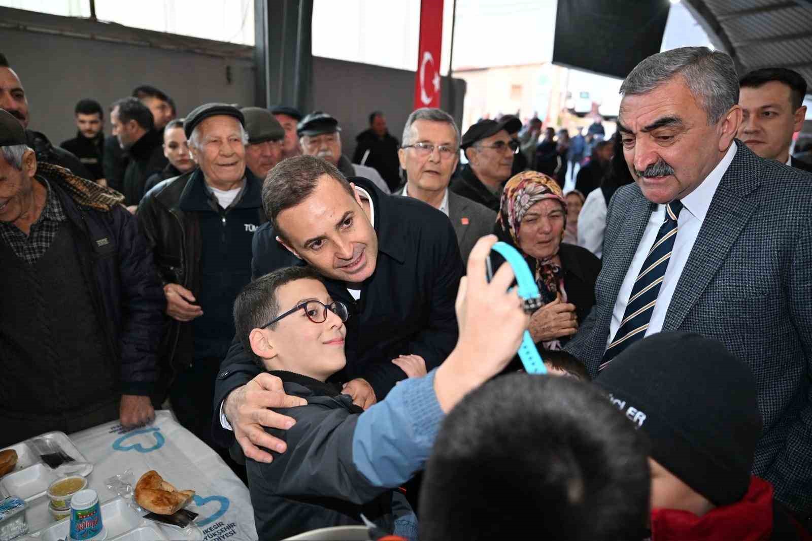 Başkan Akın, Balyalılar ile iftarın bereketini paylaştı
