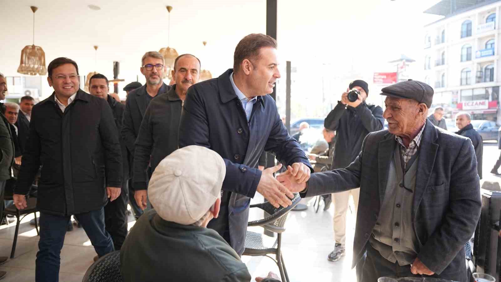 Başkan Akın depremzedeleri ziyaret etti
