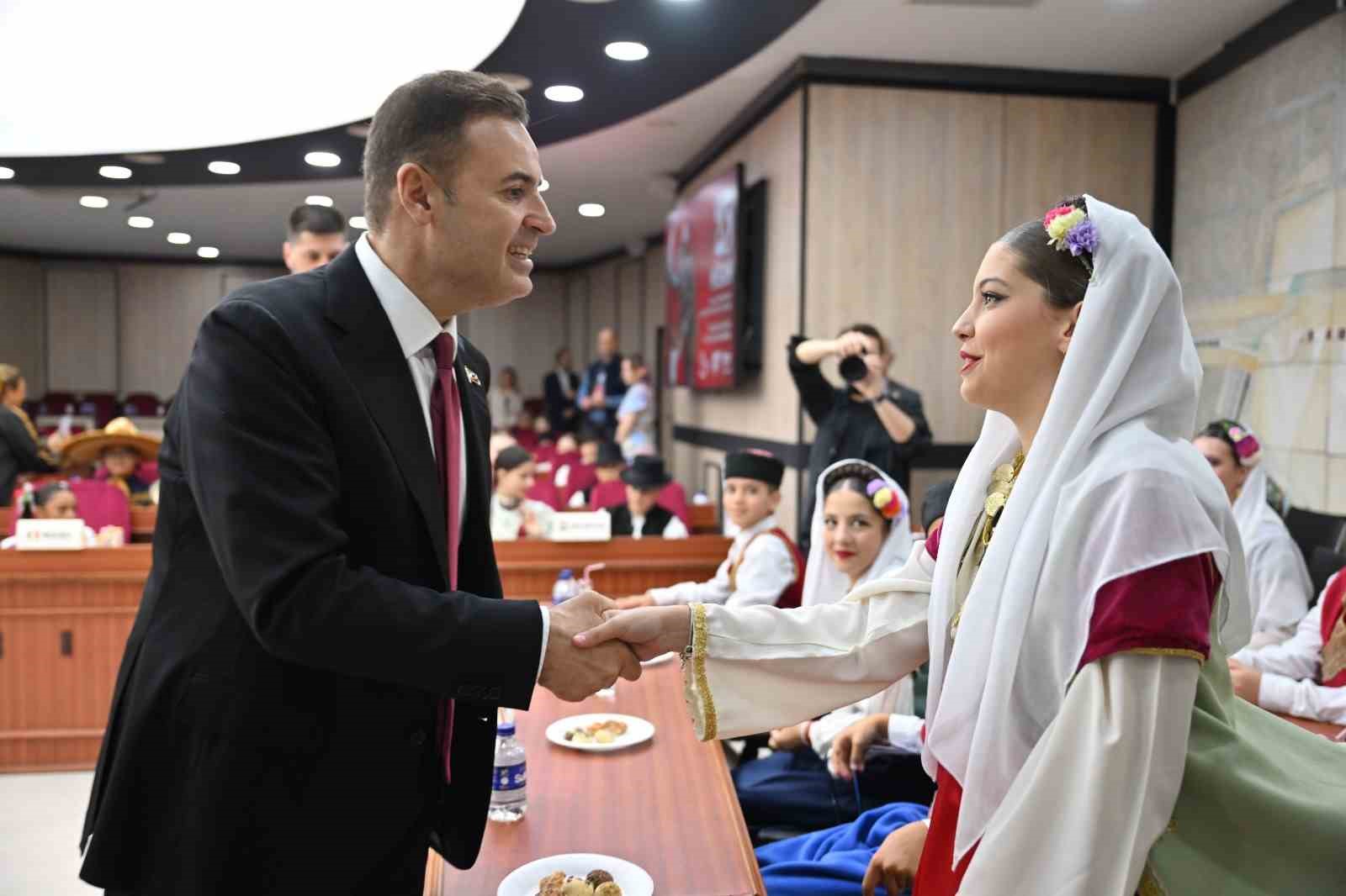 Başkan Akın, dünya çocuklarını ağırladı
