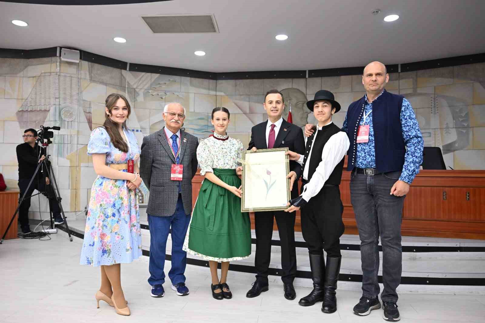 Başkan Akın, dünya çocuklarını ağırladı
