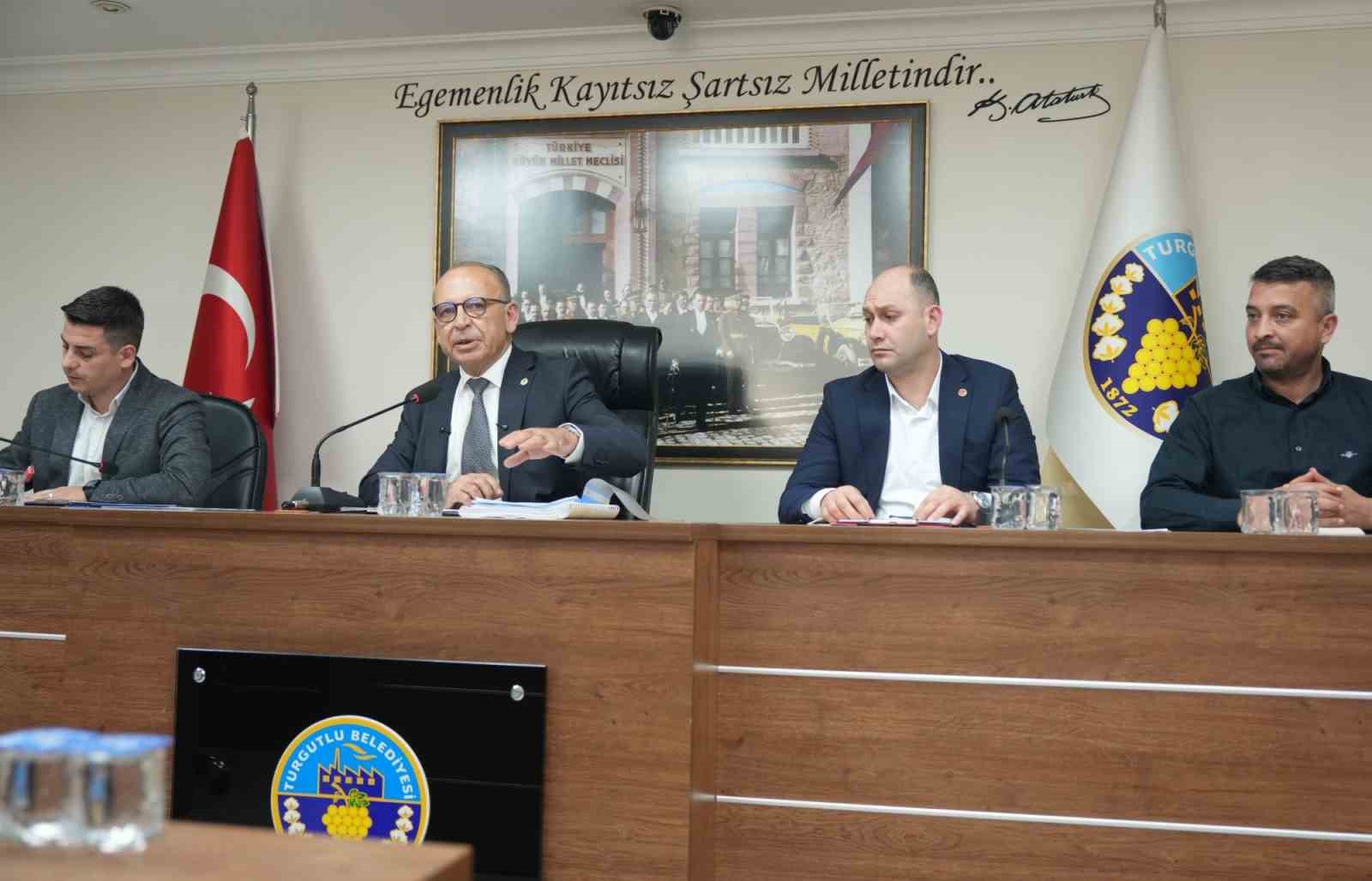 Başkan Akın: "Turgutlu’nun önünü açıyoruz"
