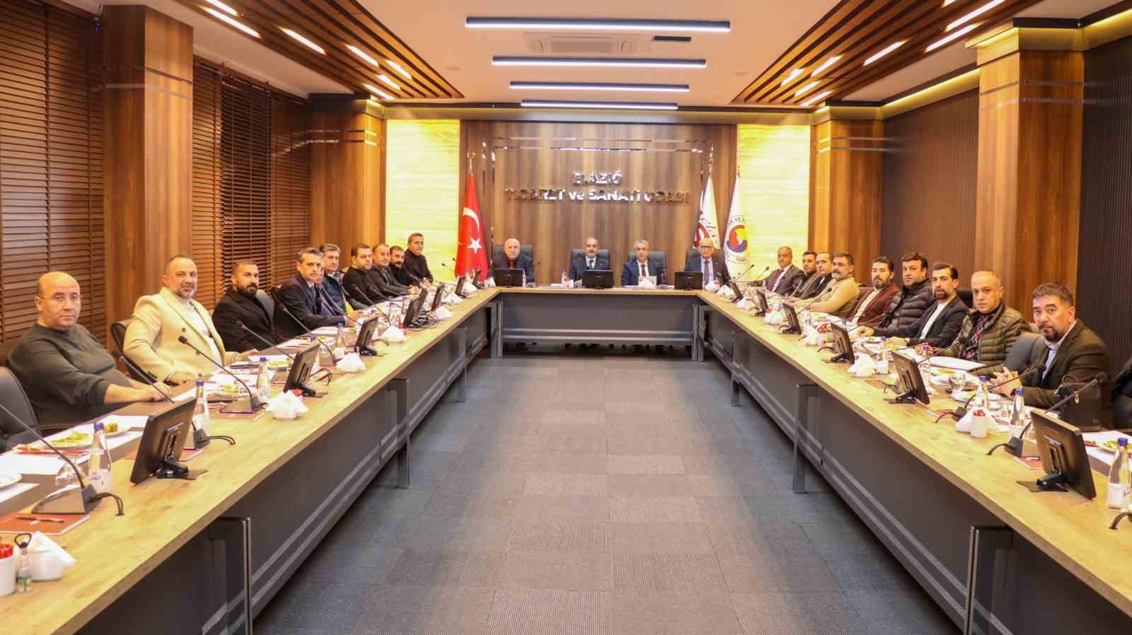 Başkan Alan, "Üreten, büyüyen ve gelişen bir Elazığ için daha güçlü ve daha kararlı adımlarla geleceğe yürüyoruz"
Başkan Alan, "Üreten, büyüyen ve gelişen bir Elazığ için daha güçlü ve daha kararlı adımlarla geleceğe yürüyoruz"