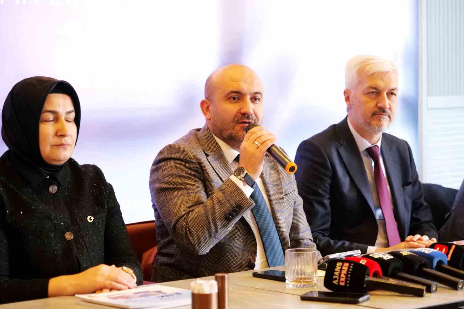 Başkan Albayrak gazetecilerle bir araya geldi
Başkan Albayrak gazetecilerle bir araya geldi