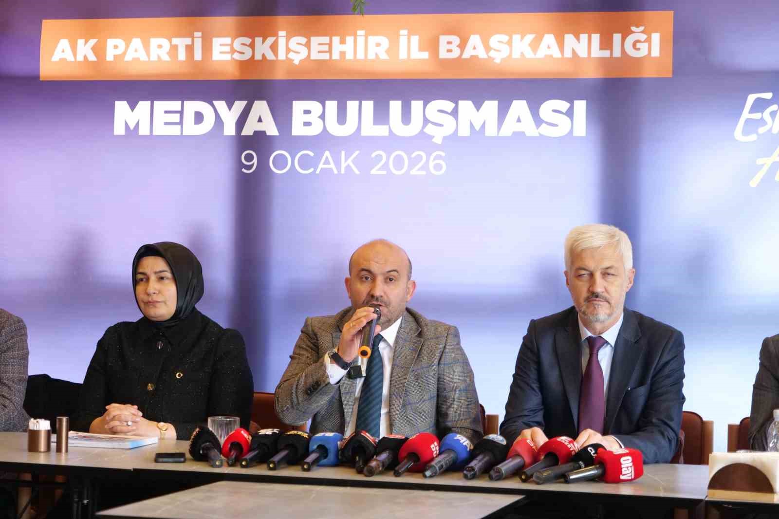 Başkan Albayrak gazetecilerle bir araya geldi
Başkan Albayrak gazetecilerle bir araya geldi