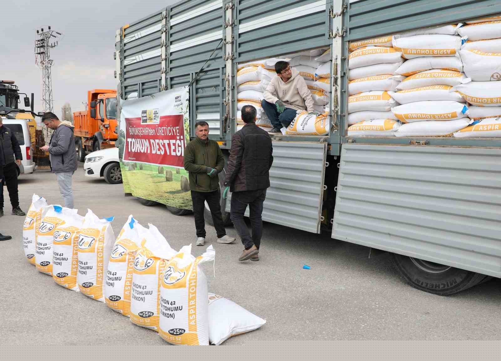 Başkan Altay: "Yüzde 50 hibeli aspir tohumu desteğimiz çiftçimiz için bereketli olsun"
