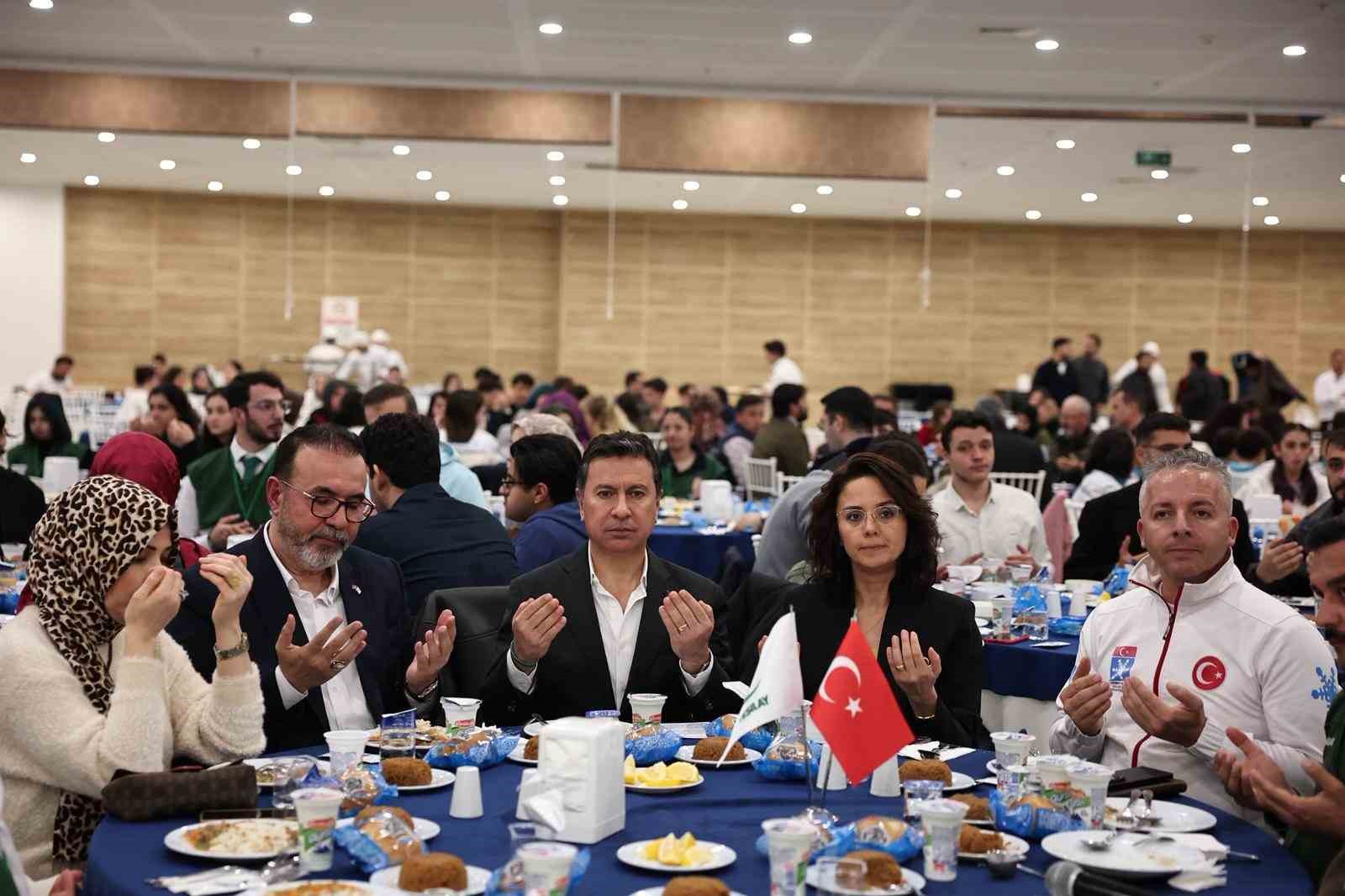 Başkan Aras: "Ata mirası kurumlarımıza sahip çıkmamız gerekir"
