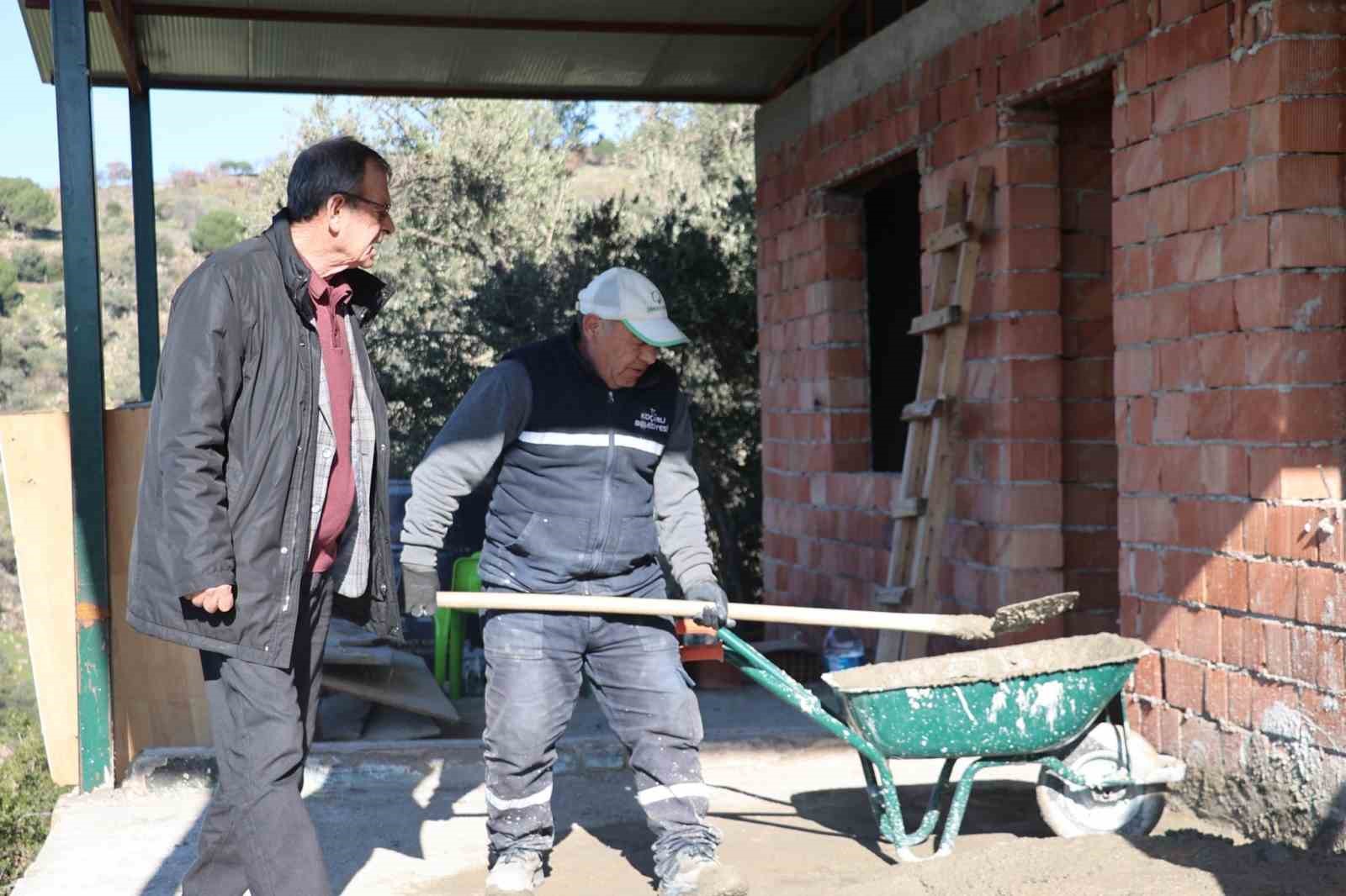 Başkan Arıcı talimat verdi, yangında zarar gören evin tadilatı başladı
