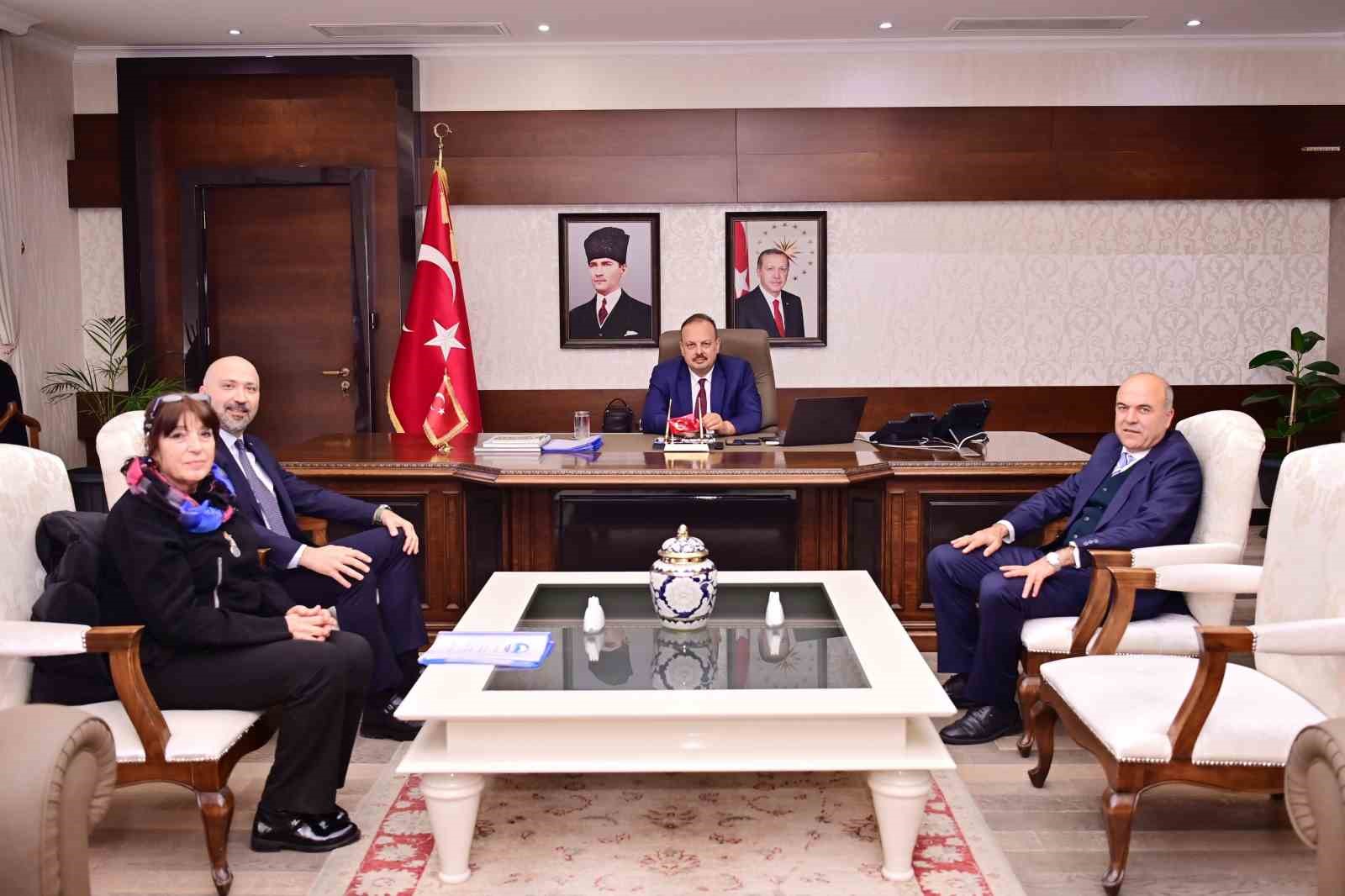 Başkan Arıkan tarihi yapılar için Vali Canbolat ile görüştü
