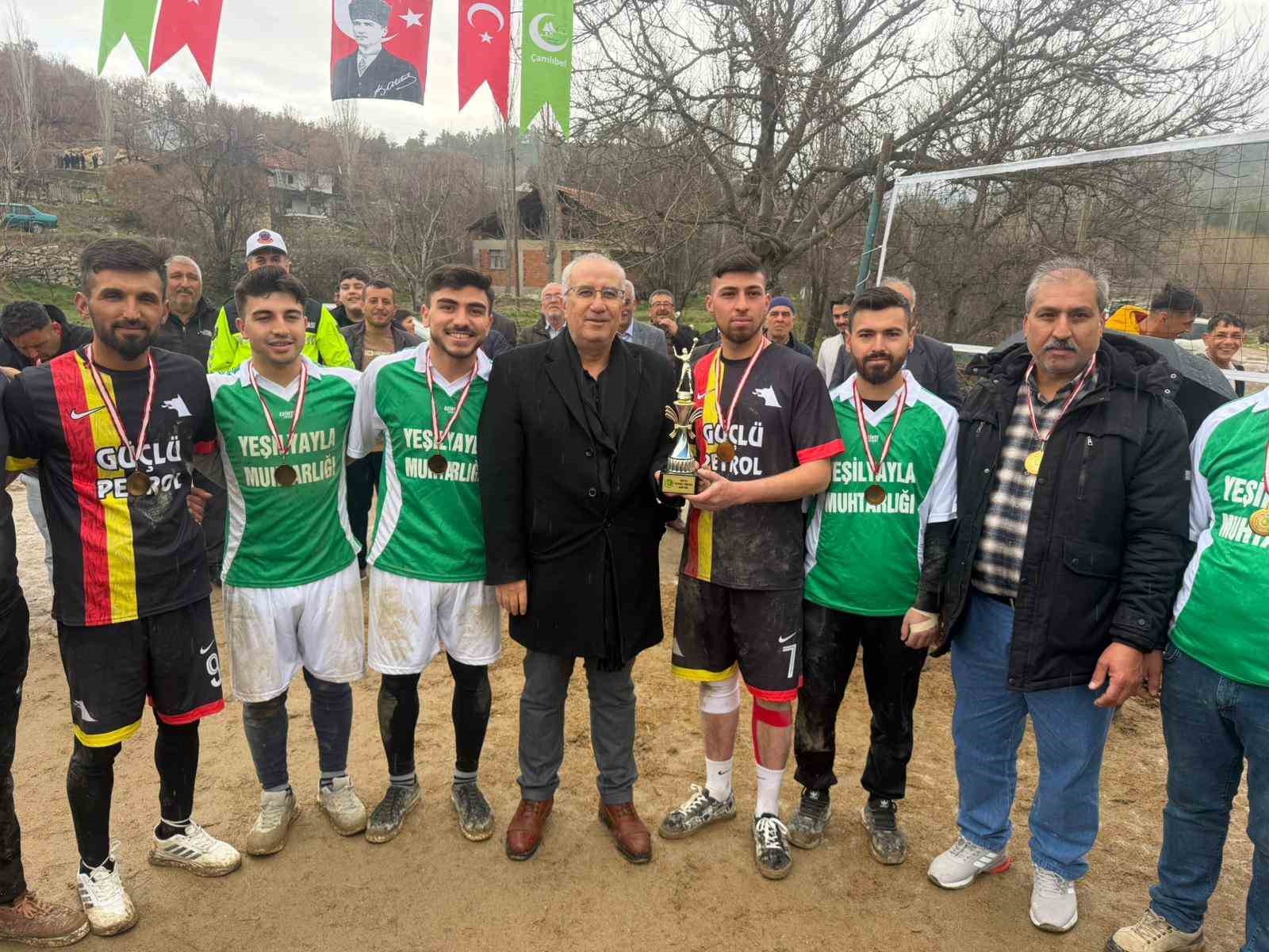 Başkan Arslan, Çamlıbel’de Voleybol Turnuvasına katıldı
