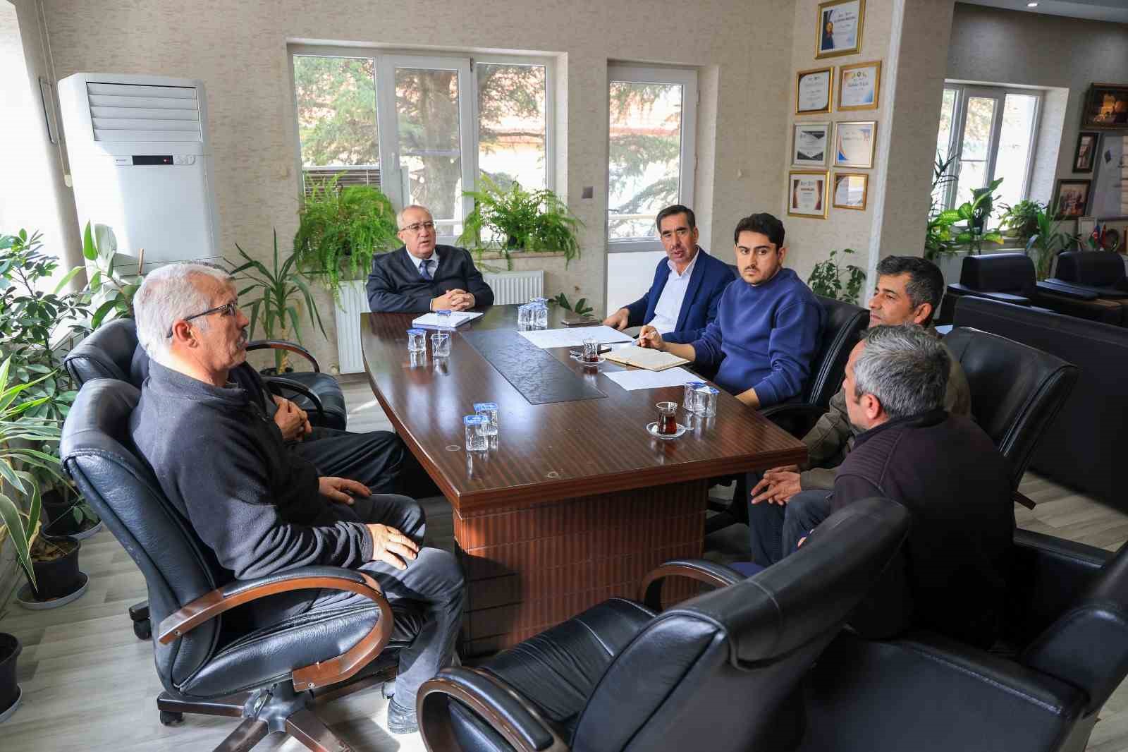 Başkan Arslan muhtarlarla bir araya geldi
