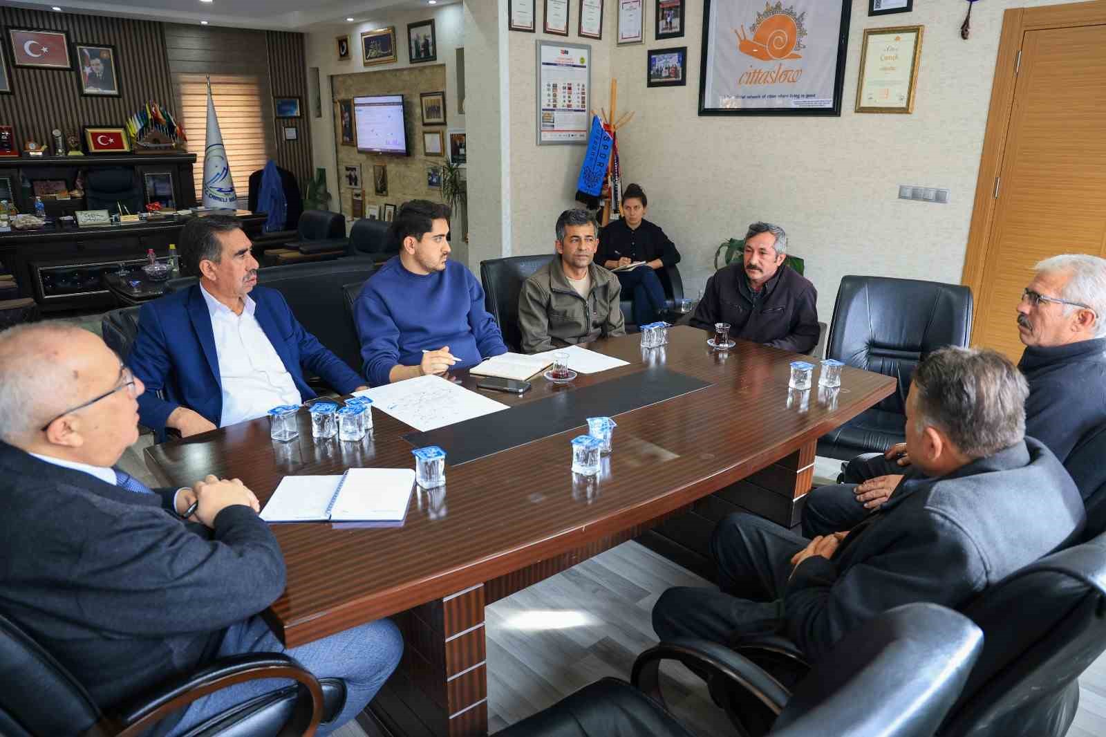 Başkan Arslan muhtarlarla bir araya geldi
