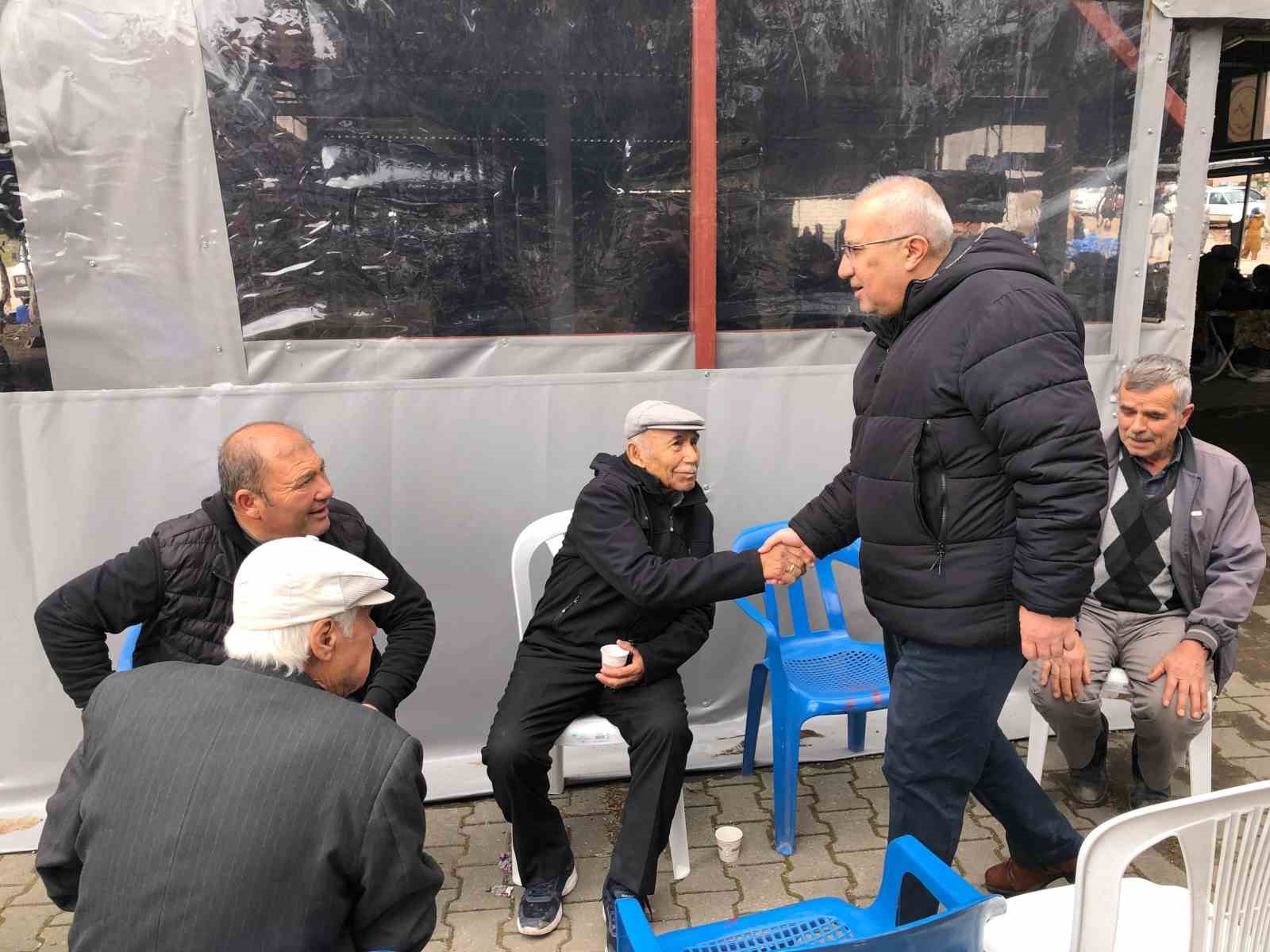 Başkan Arslan umreden dönen hemşehrilerini karşıladı
