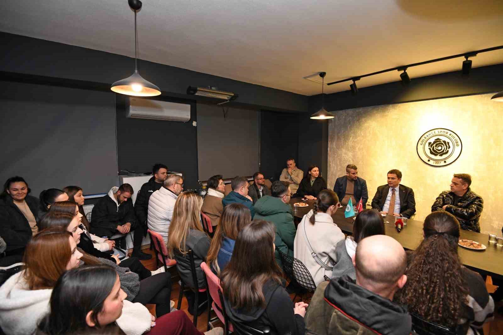 Başkan Aydın’dan gençlere destek
