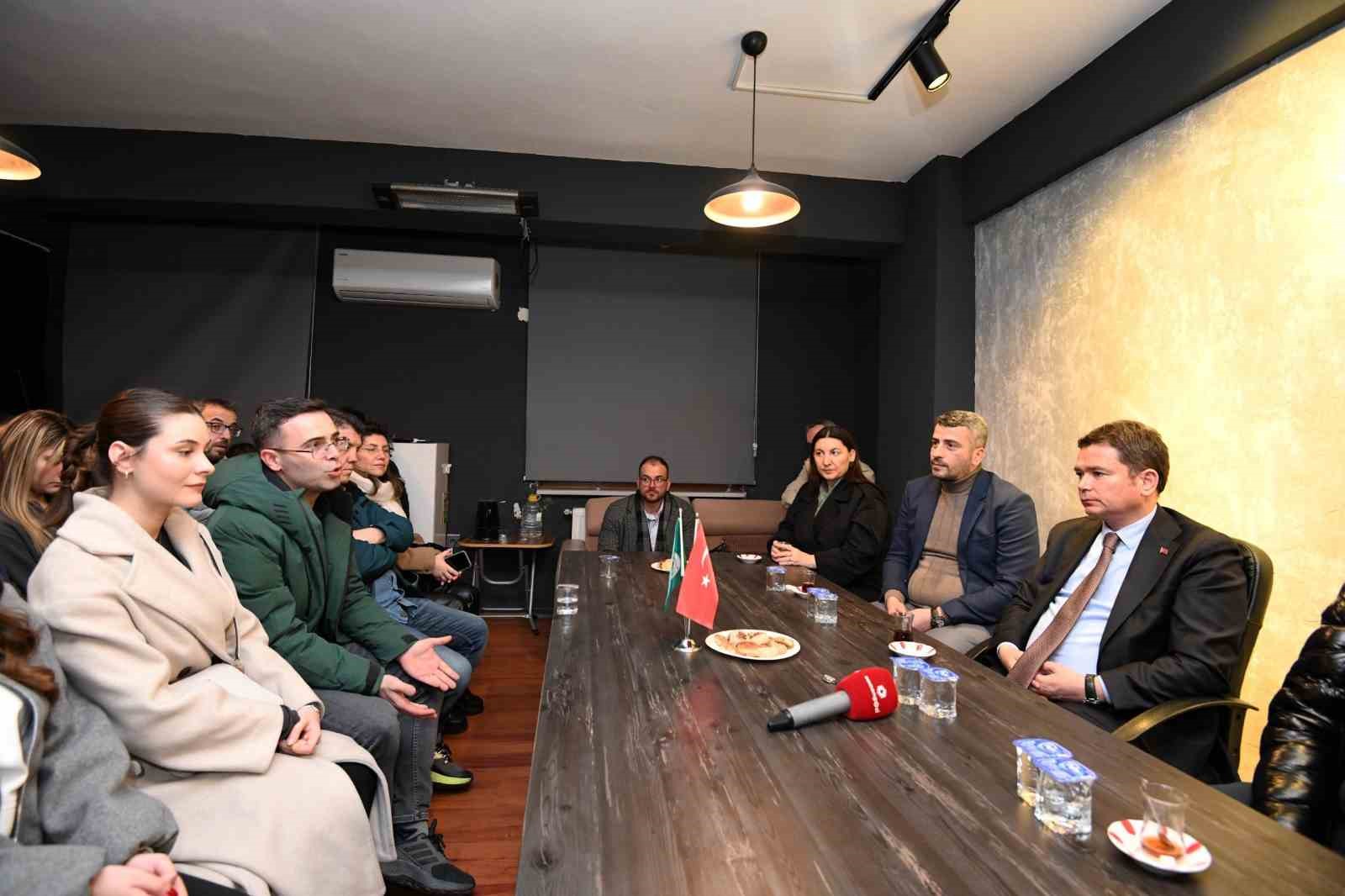 Başkan Aydın’dan gençlere destek
