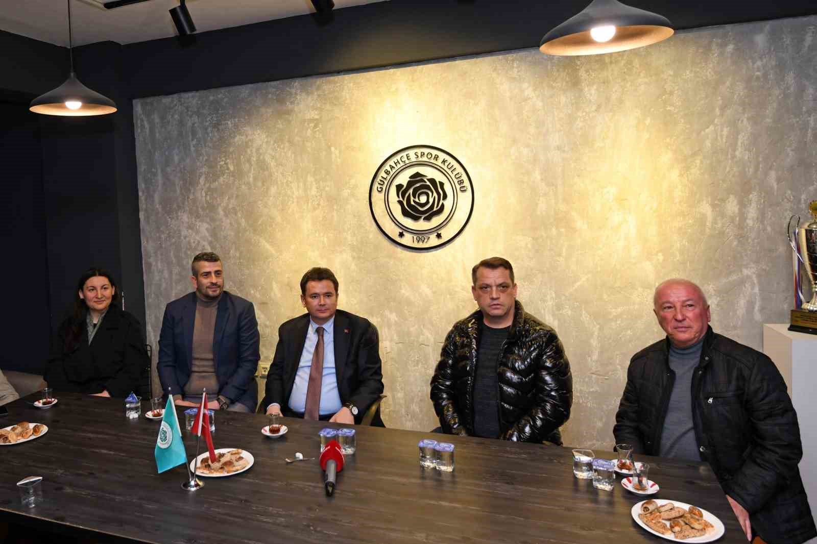 Başkan Aydın’dan gençlere destek
