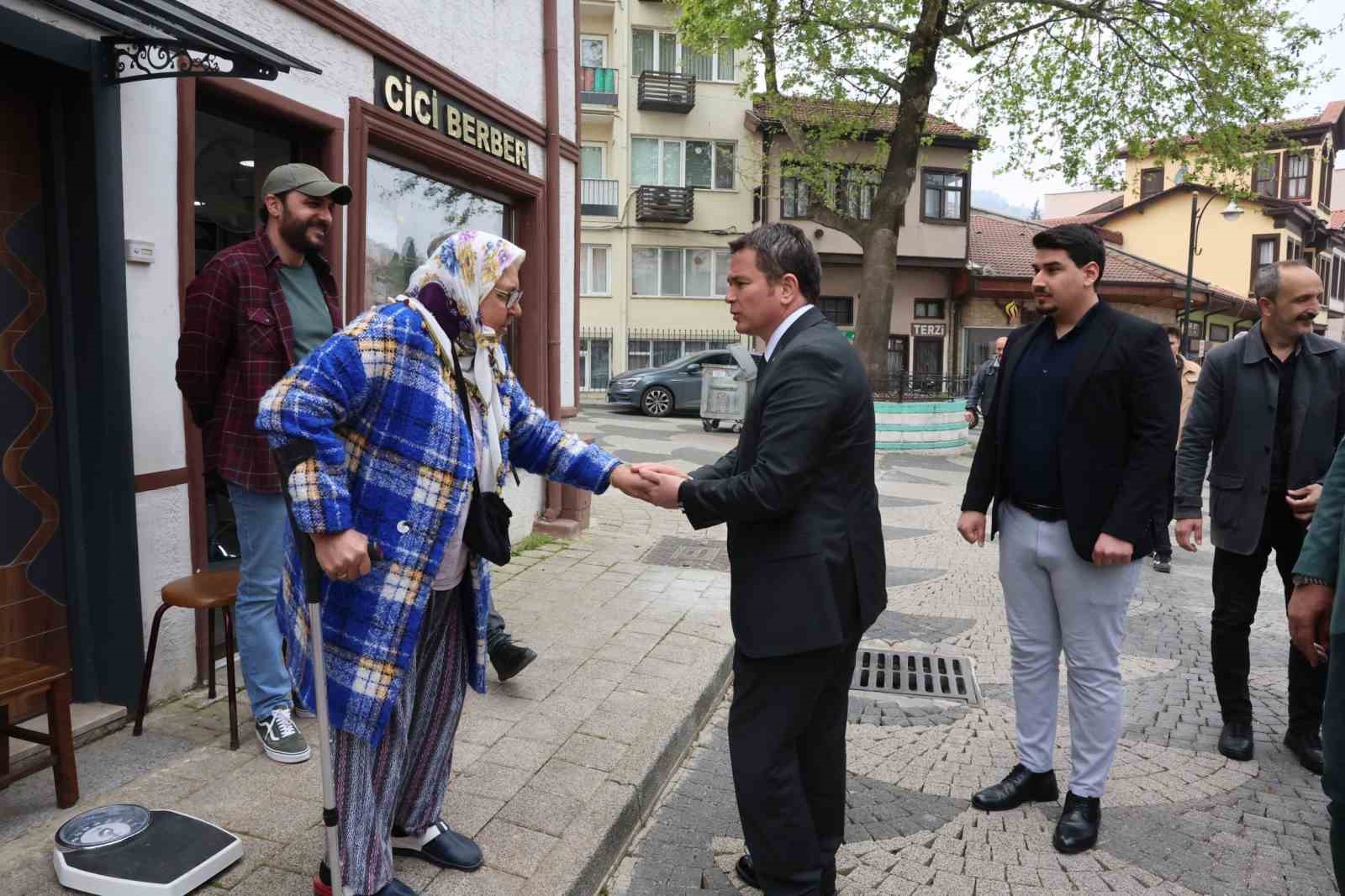 Başkan Aydın’ın cuma durağı Muradiye Mahallesi oldu
