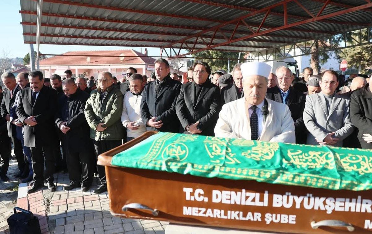 Başkan Başkafa son yolculuğuna uğurlandı
Başkan Başkafa son yolculuğuna uğurlandı