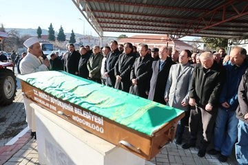 Başkan Başkafa son yolculuğuna uğurlandı
Başkan Başkafa son yolculuğuna uğurlandı