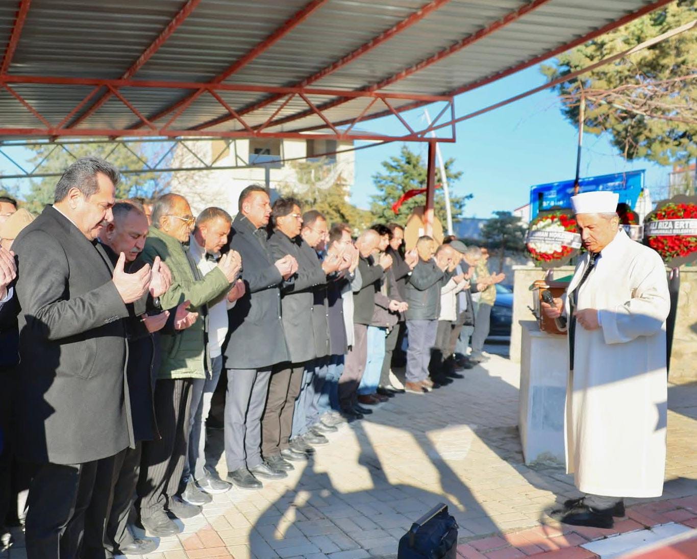 Başkan Başkafa son yolculuğuna uğurlandı
Başkan Başkafa son yolculuğuna uğurlandı