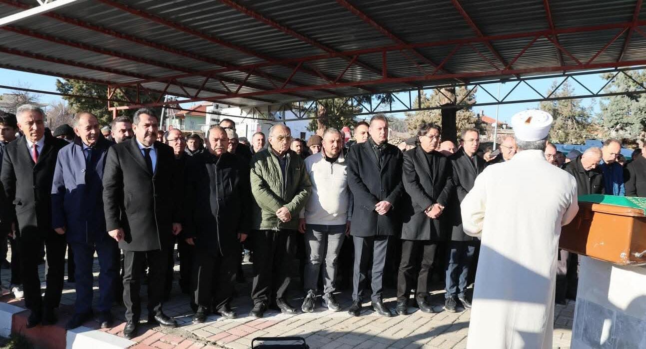 Başkan Başkafa son yolculuğuna uğurlandı
Başkan Başkafa son yolculuğuna uğurlandı