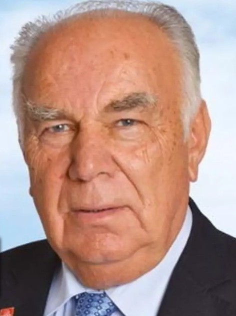 Başkan Başkafa son yolculuğuna uğurlandı
Başkan Başkafa son yolculuğuna uğurlandı