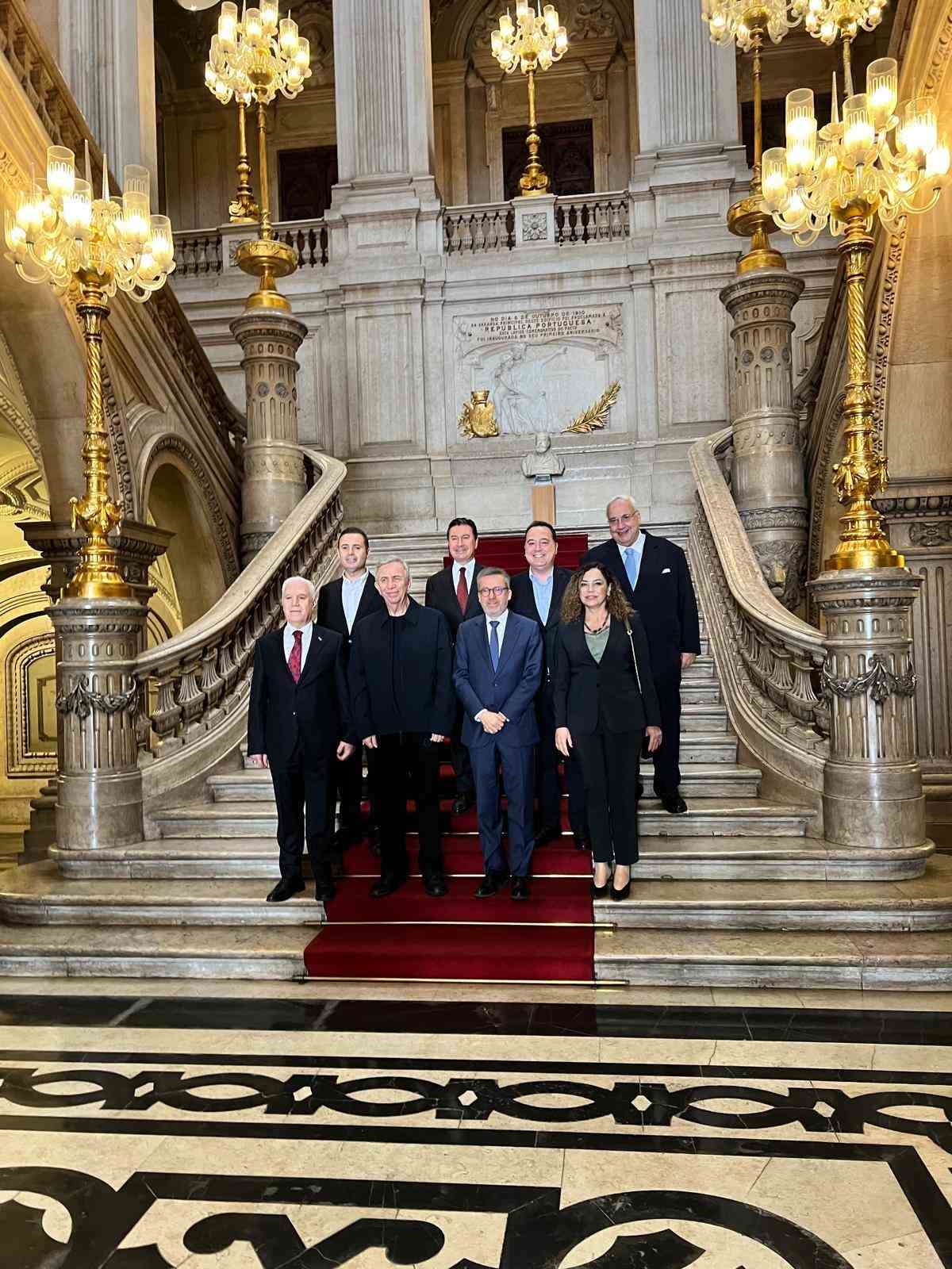 Başkan Bozbey Avrupa’da tarihi kent modelini inceledi
