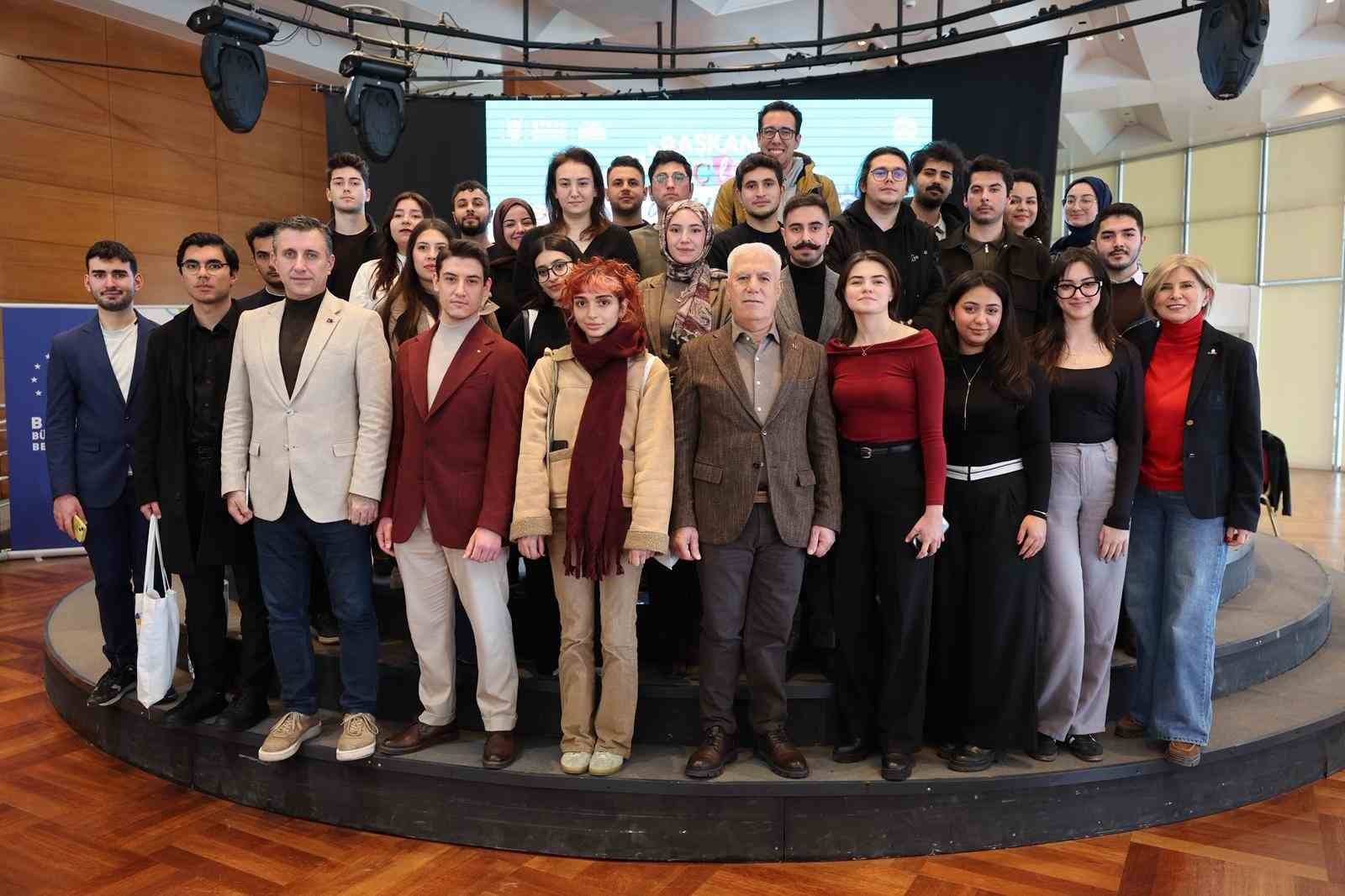 Başkan Bozbey, gençlerle geleceği konuştu
