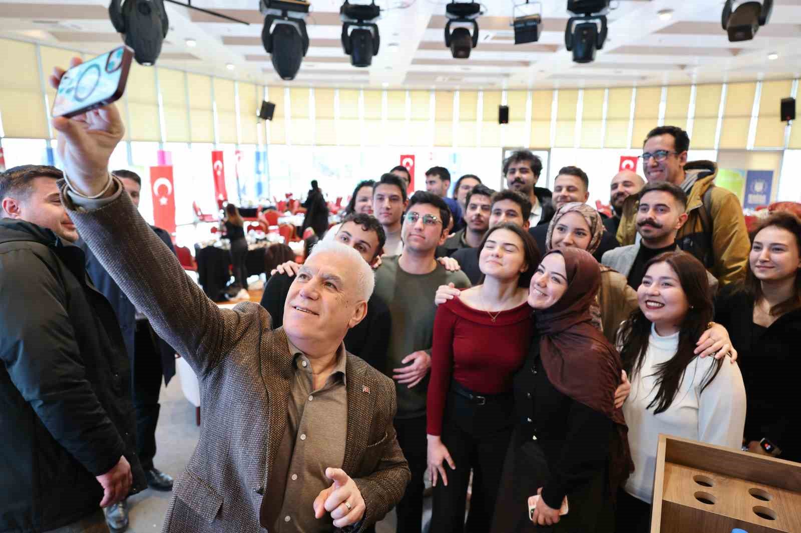 Başkan Bozbey, gençlerle geleceği konuştu
