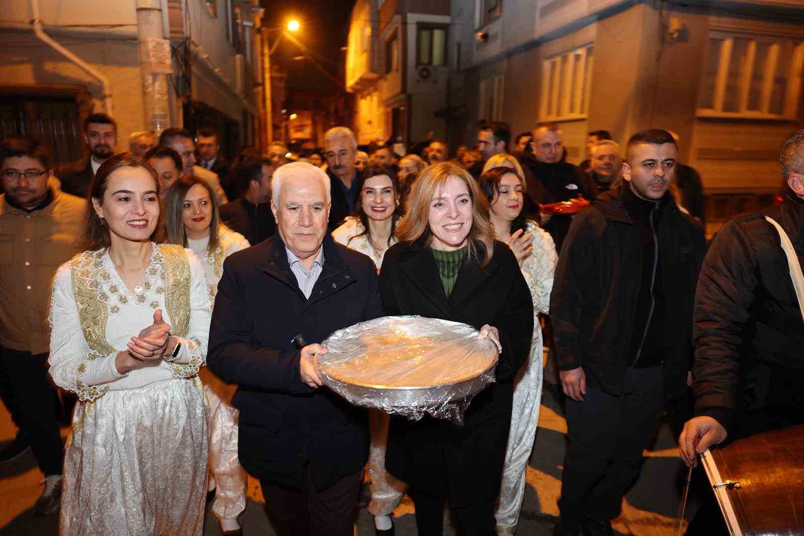Başkan Bozbey ile sahurda asırlık gelenek
Başkan Bozbey ile sahurda asırlık gelenek