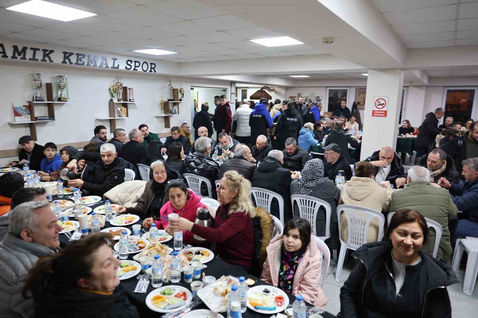Başkan Bozbey ile sahurda asırlık gelenek
Başkan Bozbey ile sahurda asırlık gelenek
