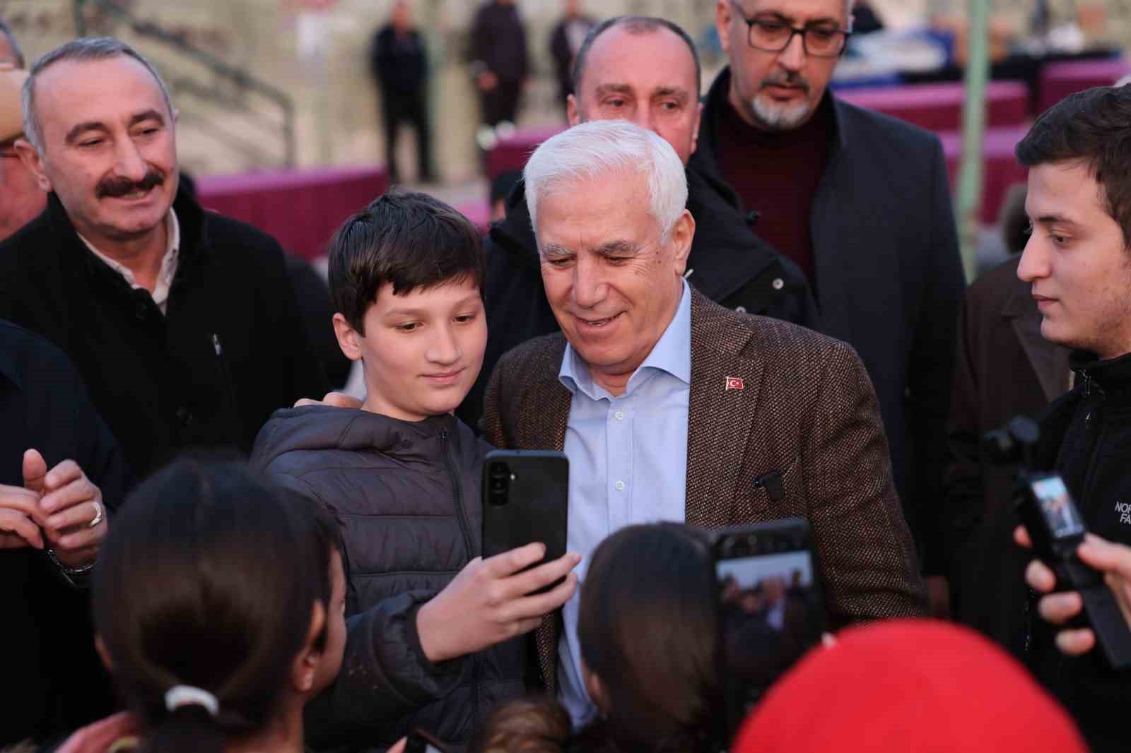 Başkan Bozbey: "Paylaşma duygusunu arttırıyoruz"
Başkan Bozbey: "Paylaşma duygusunu arttırıyoruz"