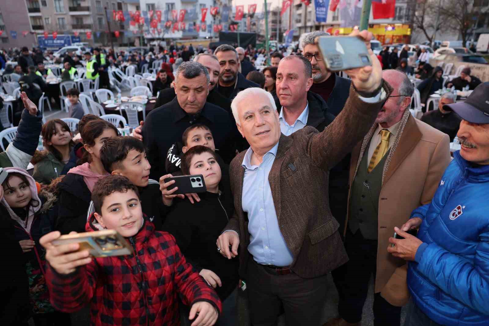 Başkan Bozbey: "Paylaşma duygusunu arttırıyoruz"
Başkan Bozbey: "Paylaşma duygusunu arttırıyoruz"