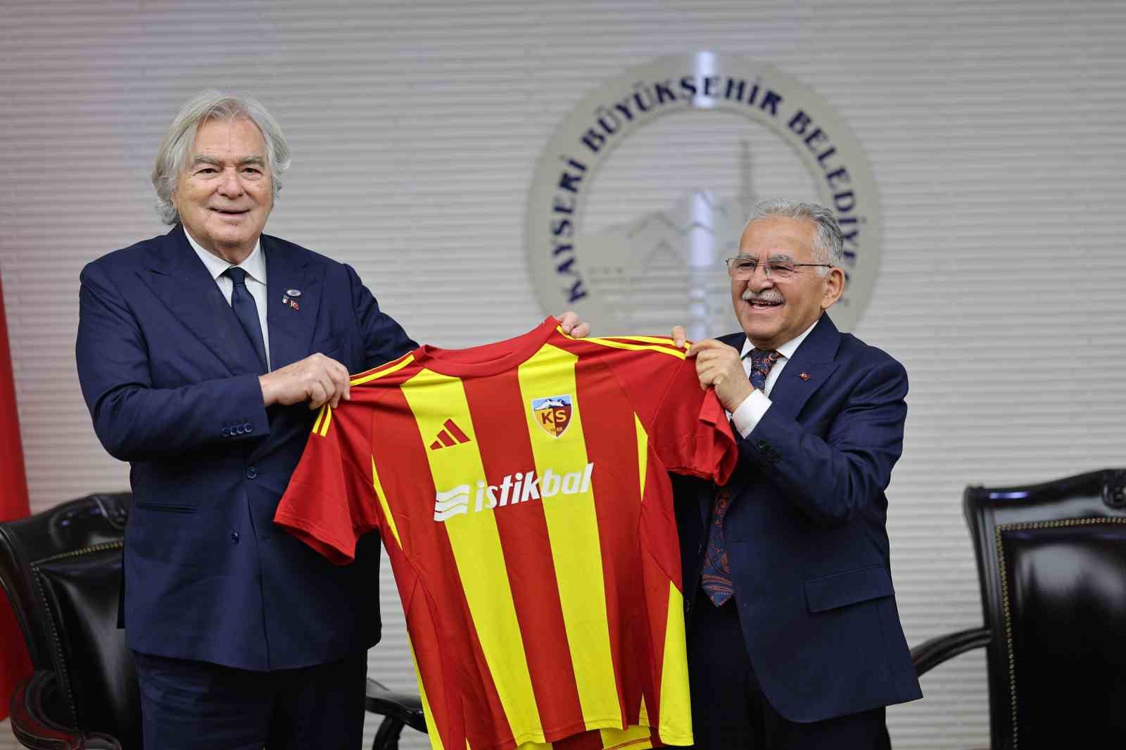 Başkan Büyükkılıç, ACES heyetini ağırladı
