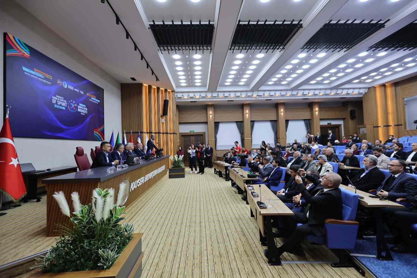 Başkan Büyükkılıç, ACES heyetini ağırladı
