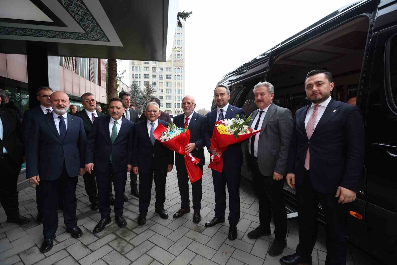 Başkan Büyükkılıç, Bakan Yardımcısı Demiralp’i ağırladı
