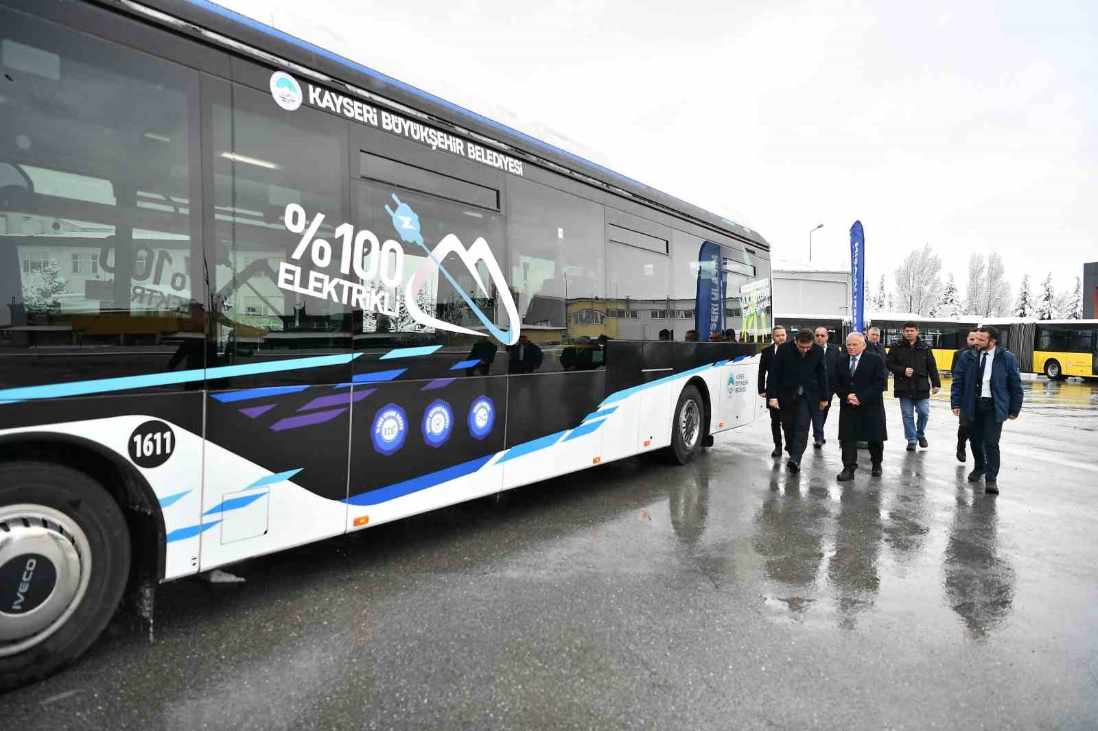 Başkan Büyükkılıç, çevreci ve yenilenebilir elektrikli otobüs ile bisikletleri inceledi
