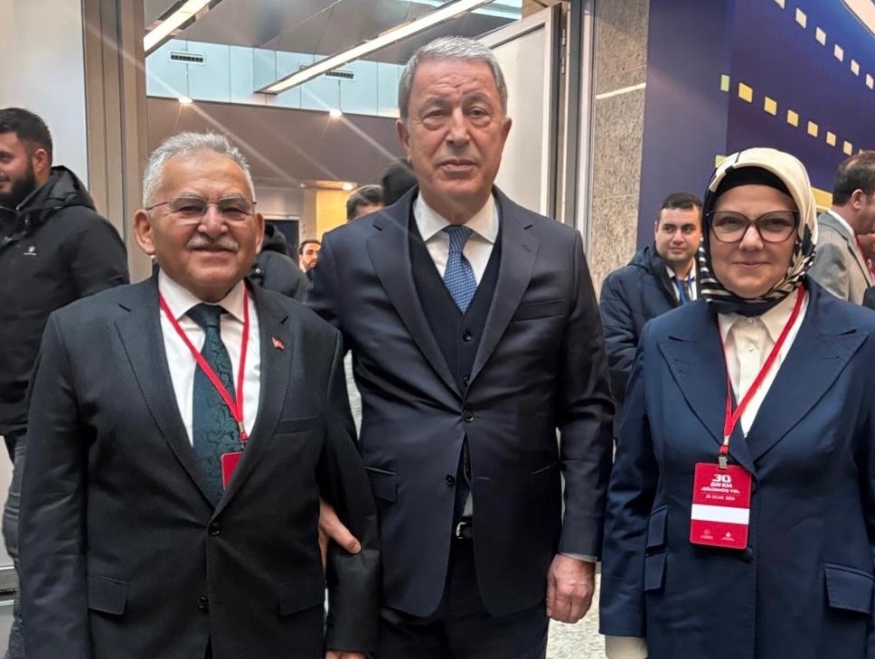 Başkan Büyükkılıç, Cumhurbaşkanı Erdoğan ile 30 Bin km Bölünmüş Yol Töreni’nde görüştü
