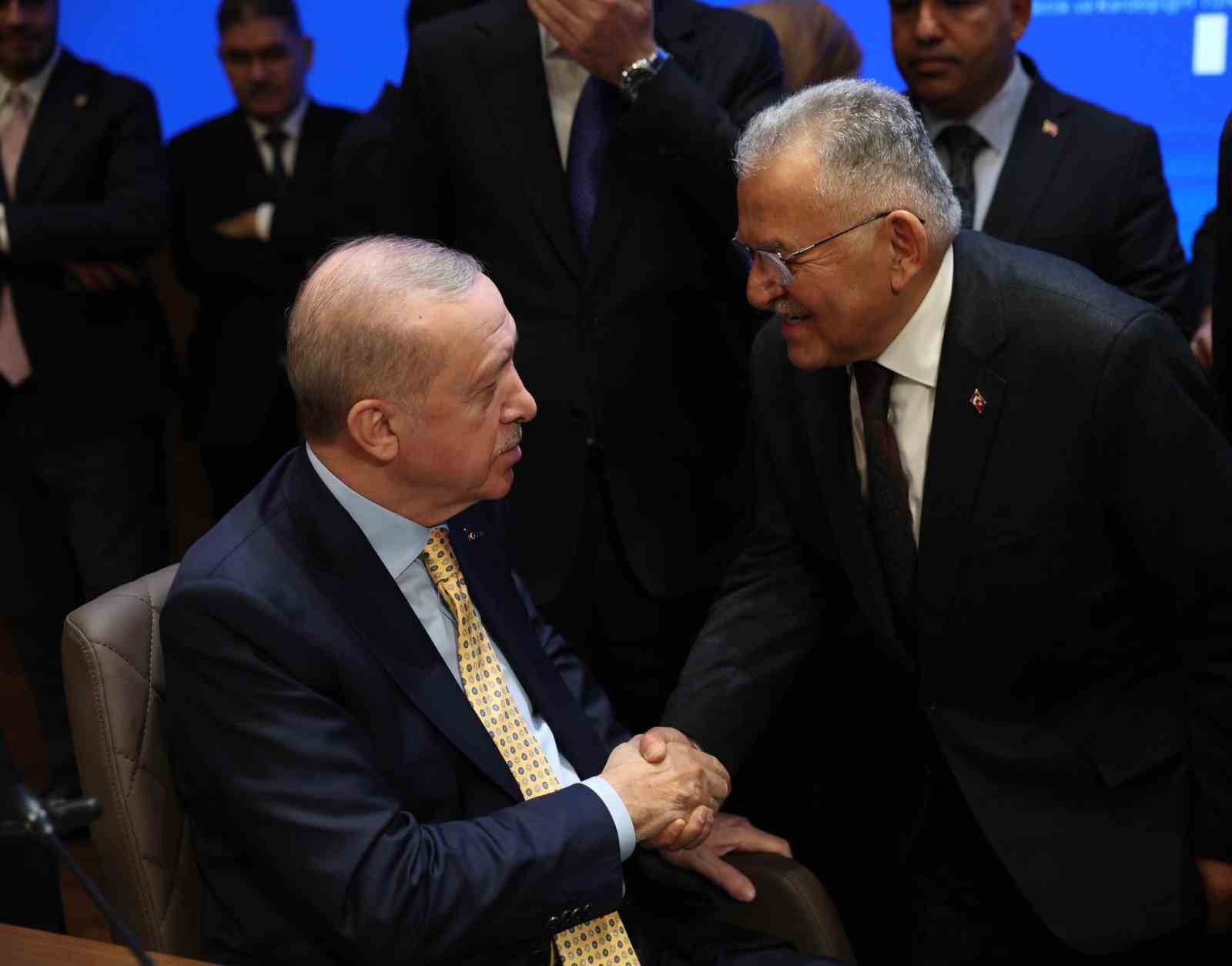 Başkan Büyükkılıç, Cumhurbaşkanı Erdoğan ile görüştü
Başkan Büyükkılıç, Cumhurbaşkanı Erdoğan ile görüştü