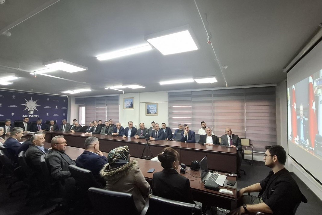 Başkan Büyükkılıç, Cumhurbaşkanı ile bayramlaştı, ’iftara 5 kala’ programına ve huzurevi gönül sofrasına katıldı
