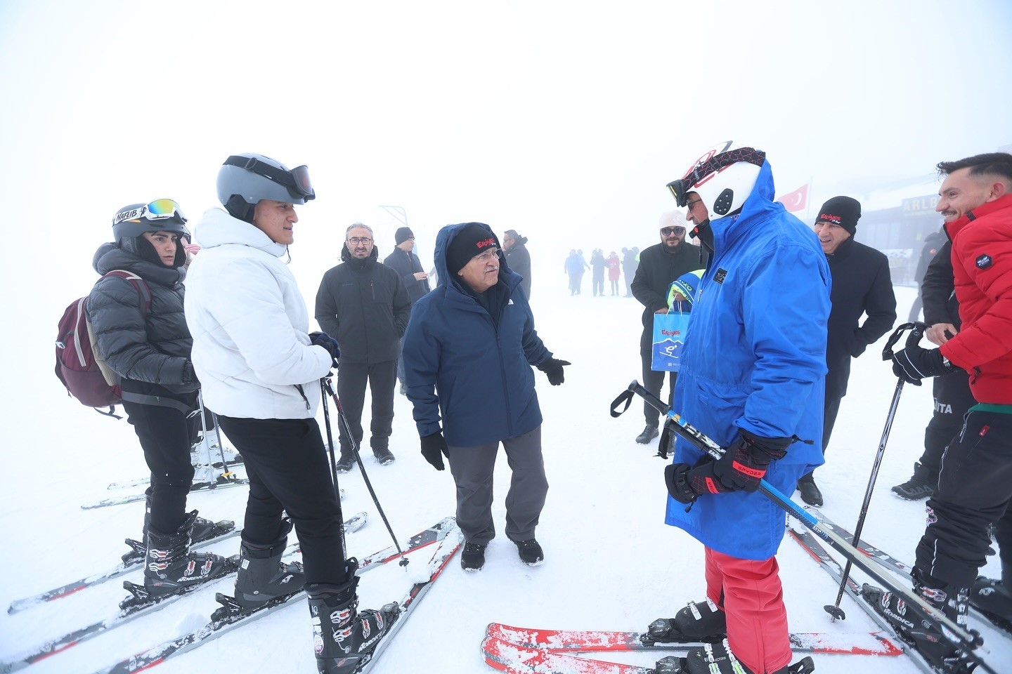 Başkan Büyükkılıç, Erciyes’te kayak tutkunlarıyla bir araya geldi
