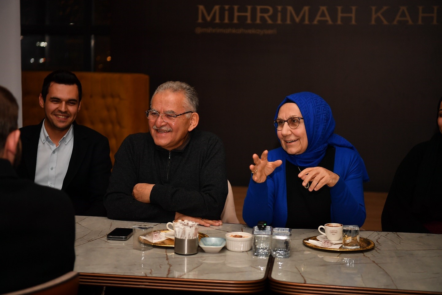 Başkan Büyükkılıç, gençlerle çay kahve eşliğinde sohbet etti
Başkan Büyükkılıç, gençlerle çay kahve eşliğinde sohbet etti