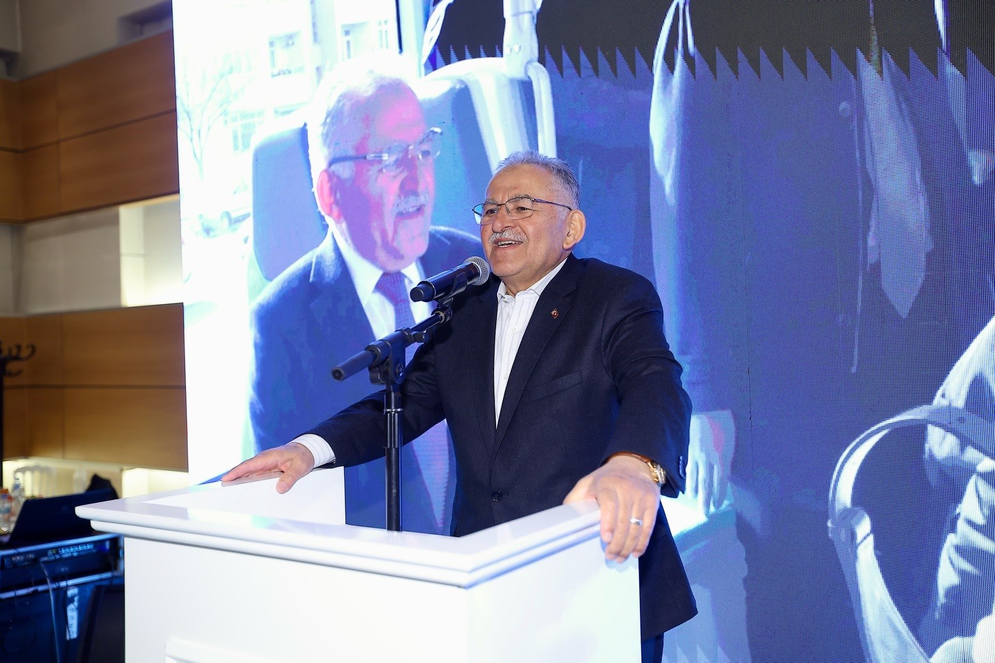 Başkan Büyükkılıç, gençlerle iftar sofrasında buluştu
