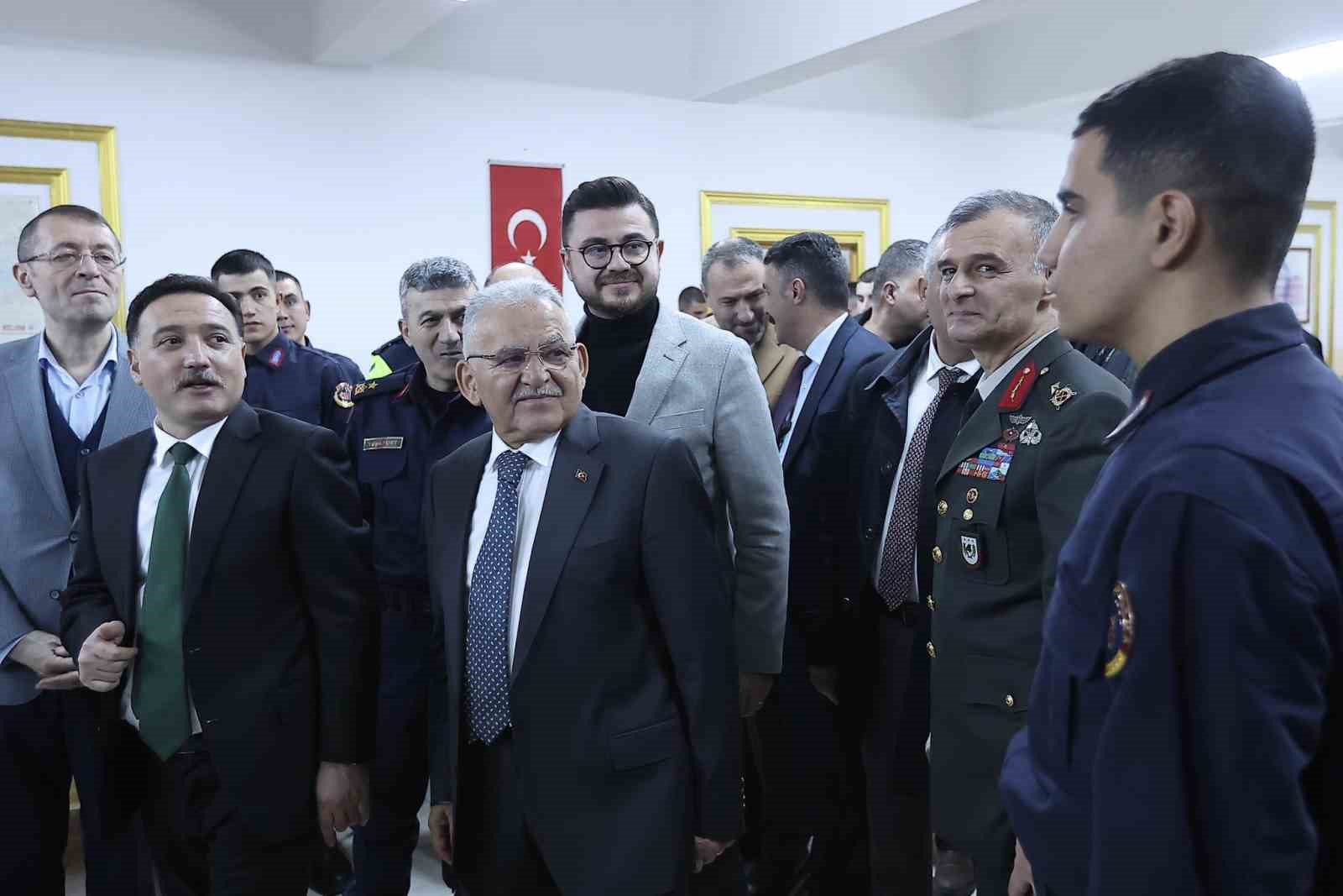 Başkan Büyükkılıç, kahraman jandarmalarla iftar sofrasında buluştu
