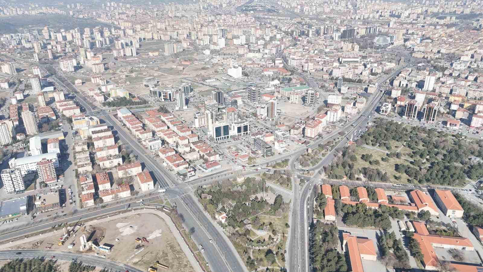 Başkan Büyükkılıç: "Kartal Kavşağı’nda gece yarısı start verildi"
