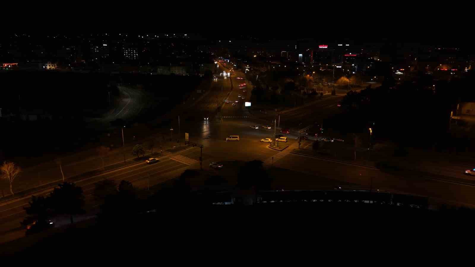 Başkan Büyükkılıç: "Kartal Kavşağı’nda gece yarısı start verildi"
