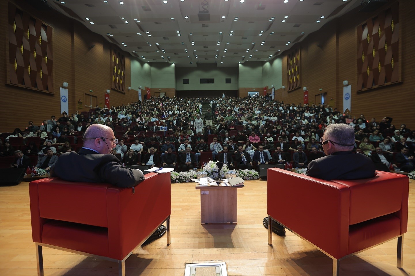 Başkan Büyükkılıç, Kayseri Üniversitesi’nde gençlerle buluştu
