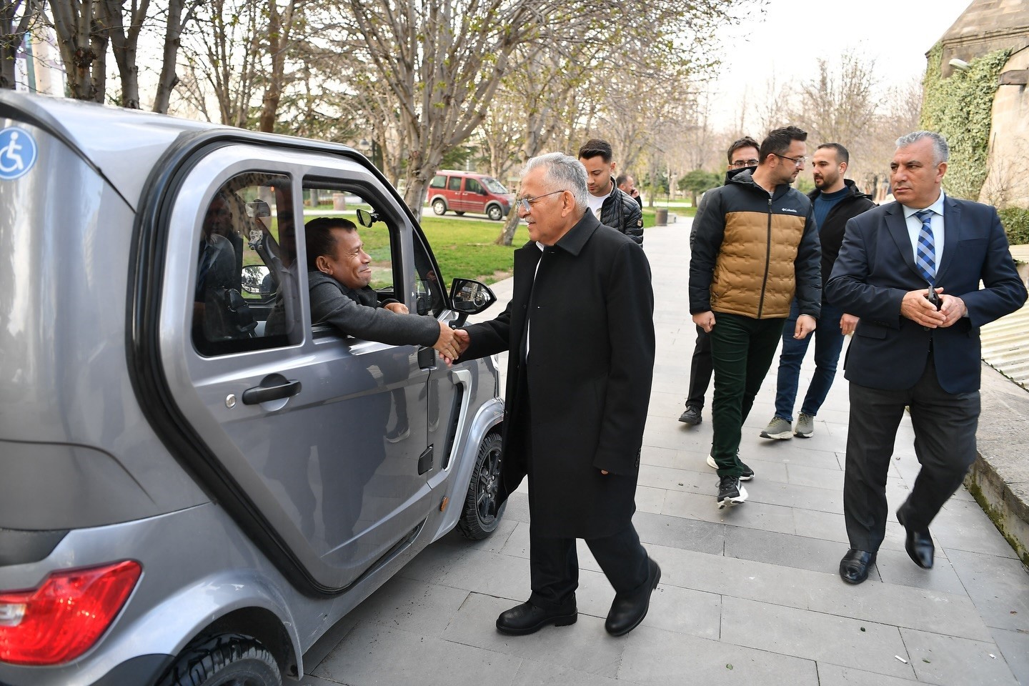 Başkan Büyükkılıç, Mimarsinan Parkı’nda vatandaşlar ve öğrencilerle bir araya geldi
