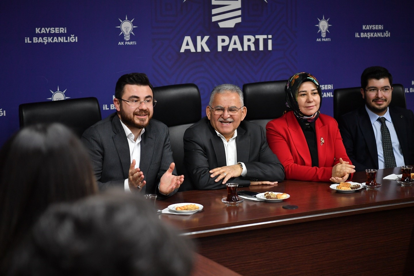 Başkan Büyükkılıç, Ramazan öncesinde istişare ve koordinasyon toplantılarına katıldı
Başkan Büyükkılıç, Ramazan öncesinde istişare ve koordinasyon toplantılarına katıldı
