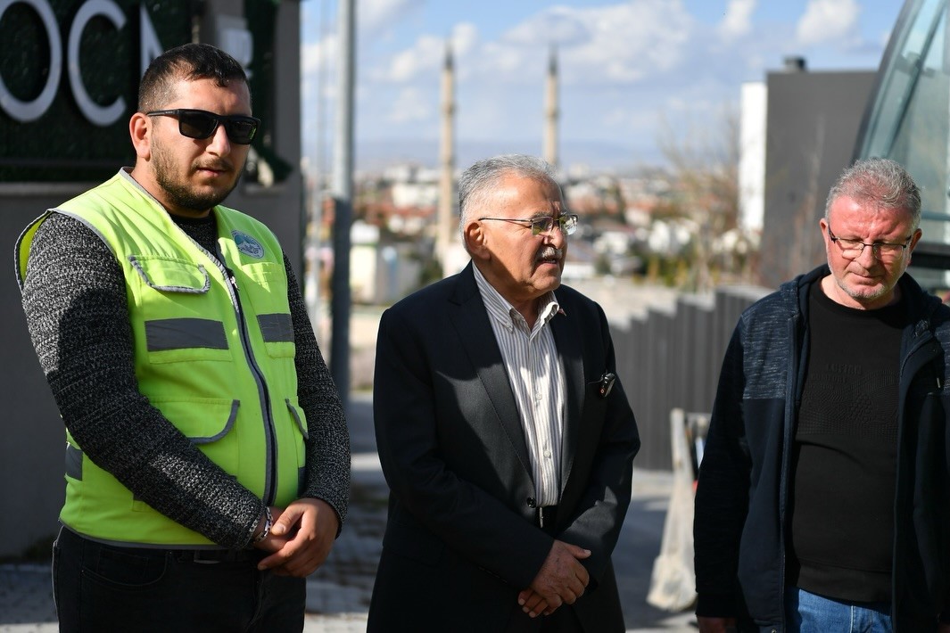 Başkan Büyükkılıç: "Şehrimizin ulaşım ağının konforu ve hizmet kalitesi artıyor"
